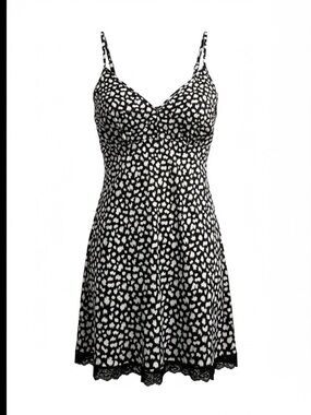 Delta Burke Chemise Build in Bra Black & White